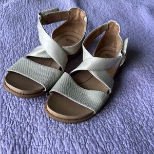 Dr. Scholl's Cream and Brown Comfort Sandals
